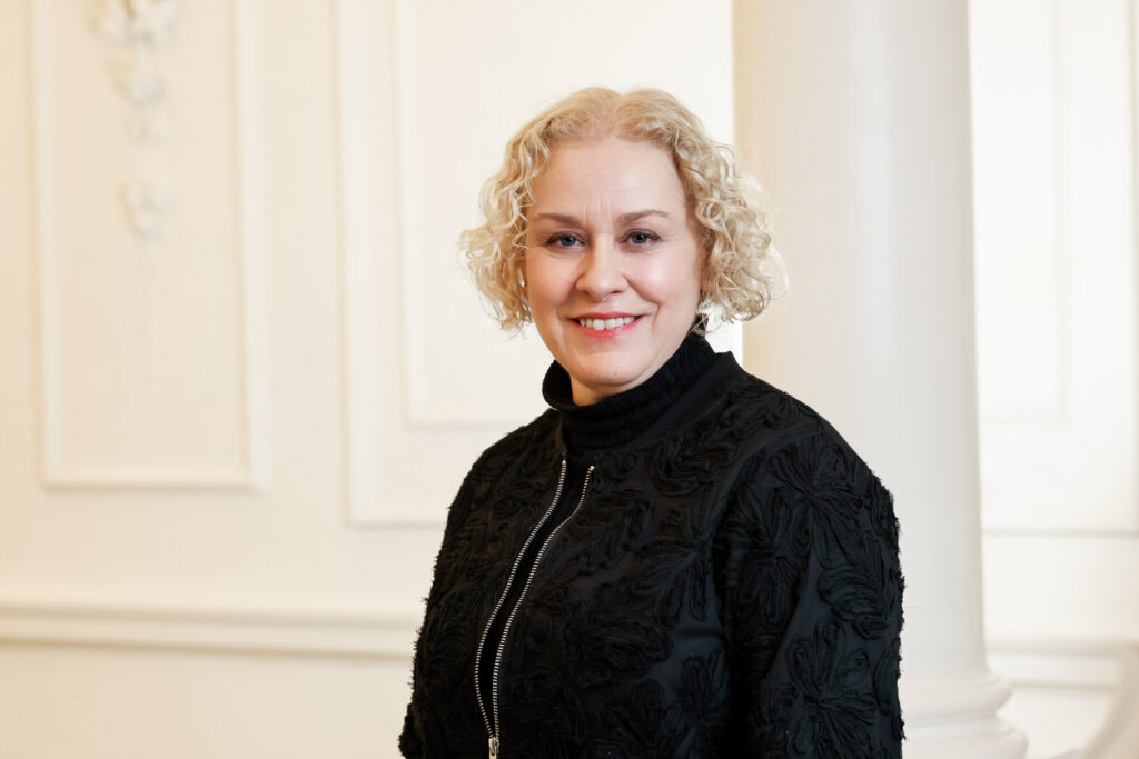 Image of commission member Elaine Gunn